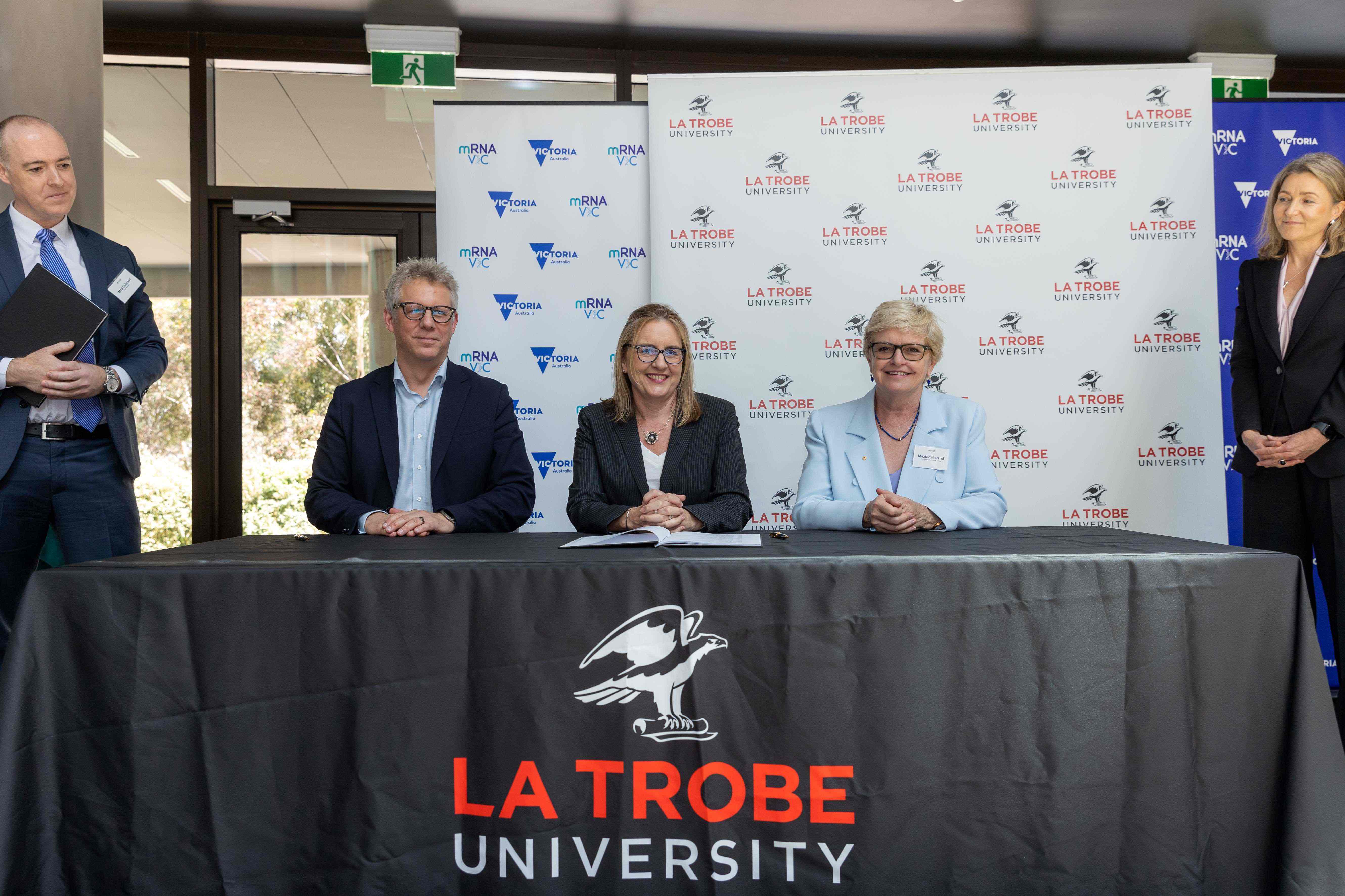 PMC DC40733 Photos of new Vice Chancellor Prof Theo Farrell0199